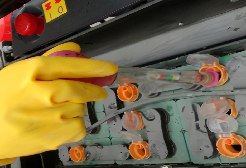 電瓶加修復液有效果嗎？如何操作？